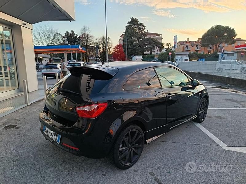 Usata Seat Ibiza FR 105 CV (77 kW) 2012 Nero Utilitaria