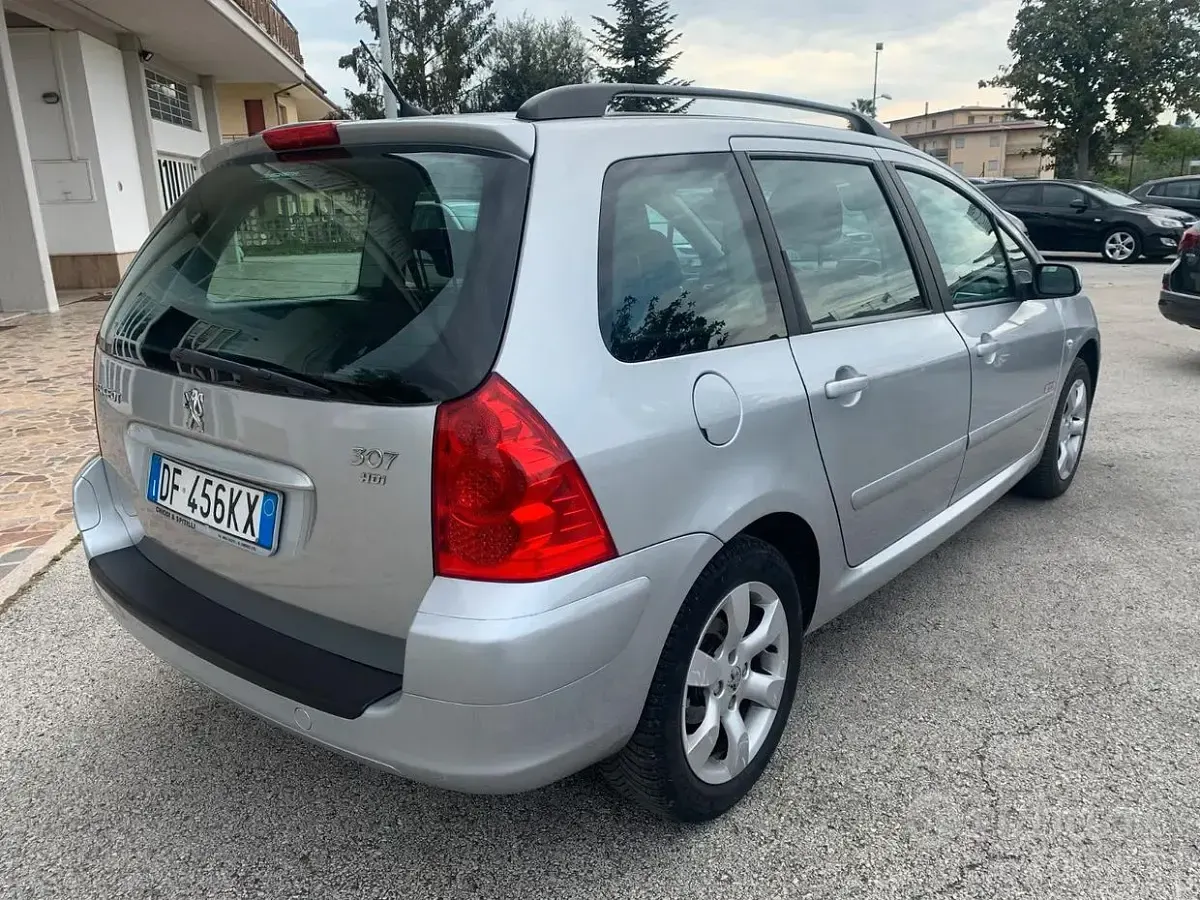Usata Peugeot 307 110 CV (80 kW) 2007 Grigio Station wagon