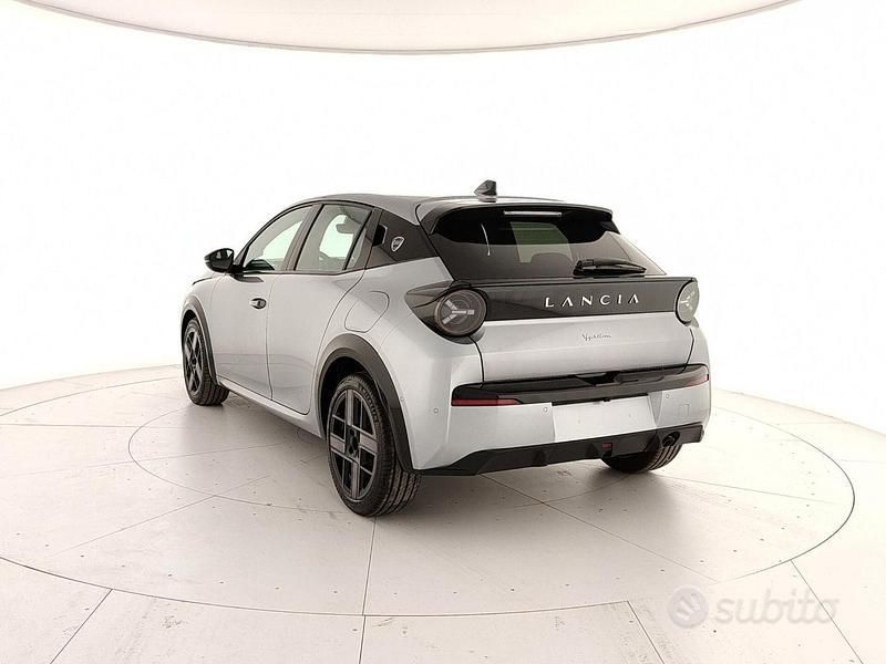 Nuova Lancia Ypsilon 110 CV (80 kW) 2025 Grigio Utilitaria