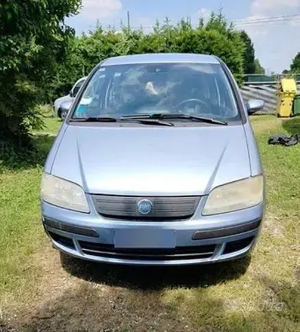 Usata Fiat Idea 77 CV (56 kW) 2007 Bluazzurro Monovolume