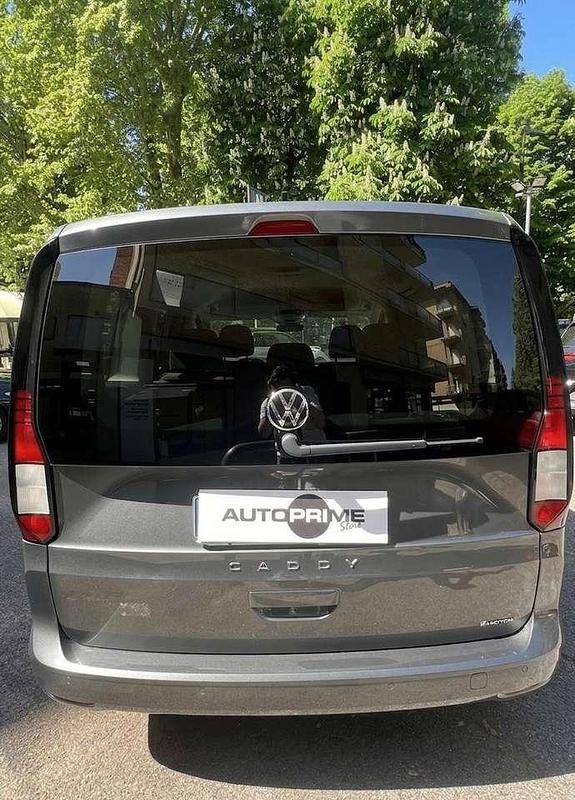 Begagnad VW Caddy Style 122 HK (89 kW) 2024 Grå Minibuss