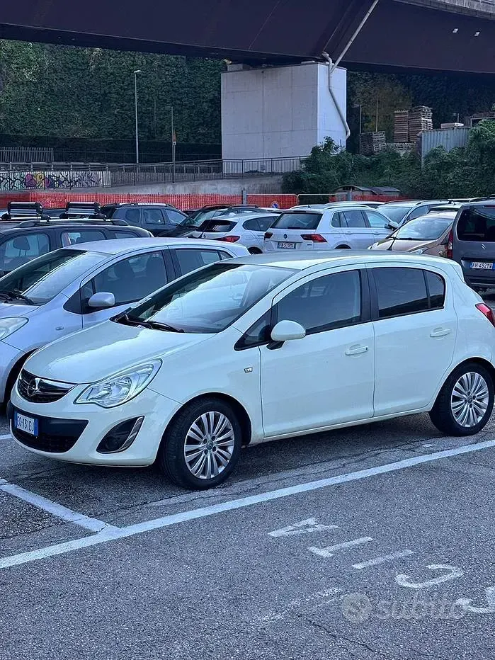 Usata Opel Corsa 85 CV (62 kW) 2012 Utilitaria