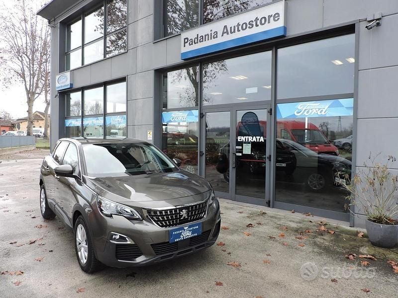 Usata Peugeot 3008 Business-Line 120 CV (88 kW) 2017 Grigio SUV