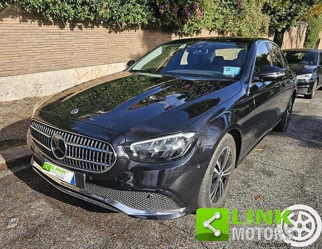 Usata Mercedes E220 Business 200 CV (147 kW) 2023 Blu Berlina