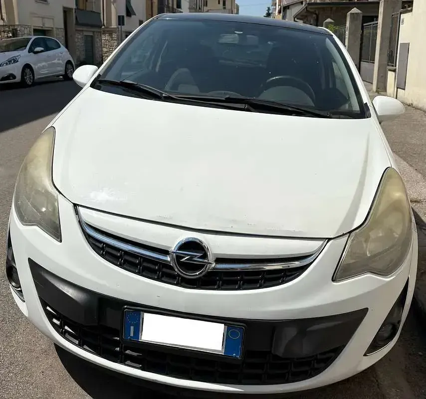 Usata Opel Corsa Sport 95 CV (69 kW) 2011 Bianco Utilitaria