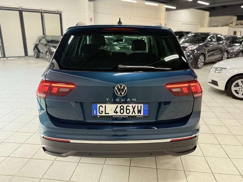 Usata VW Tiguan R-line 150 CV (110 kW) 2023 Verde SUV