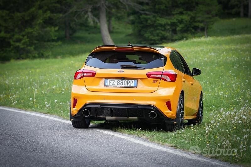 Usata Ford Focus ST 330 CV (242 kW) 2019 Berlina