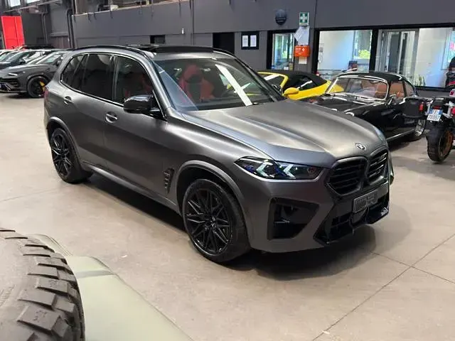 Usata BMW X5 M Competition Edition 624 CV (458 kW) 2025 Grigio pastello SUV