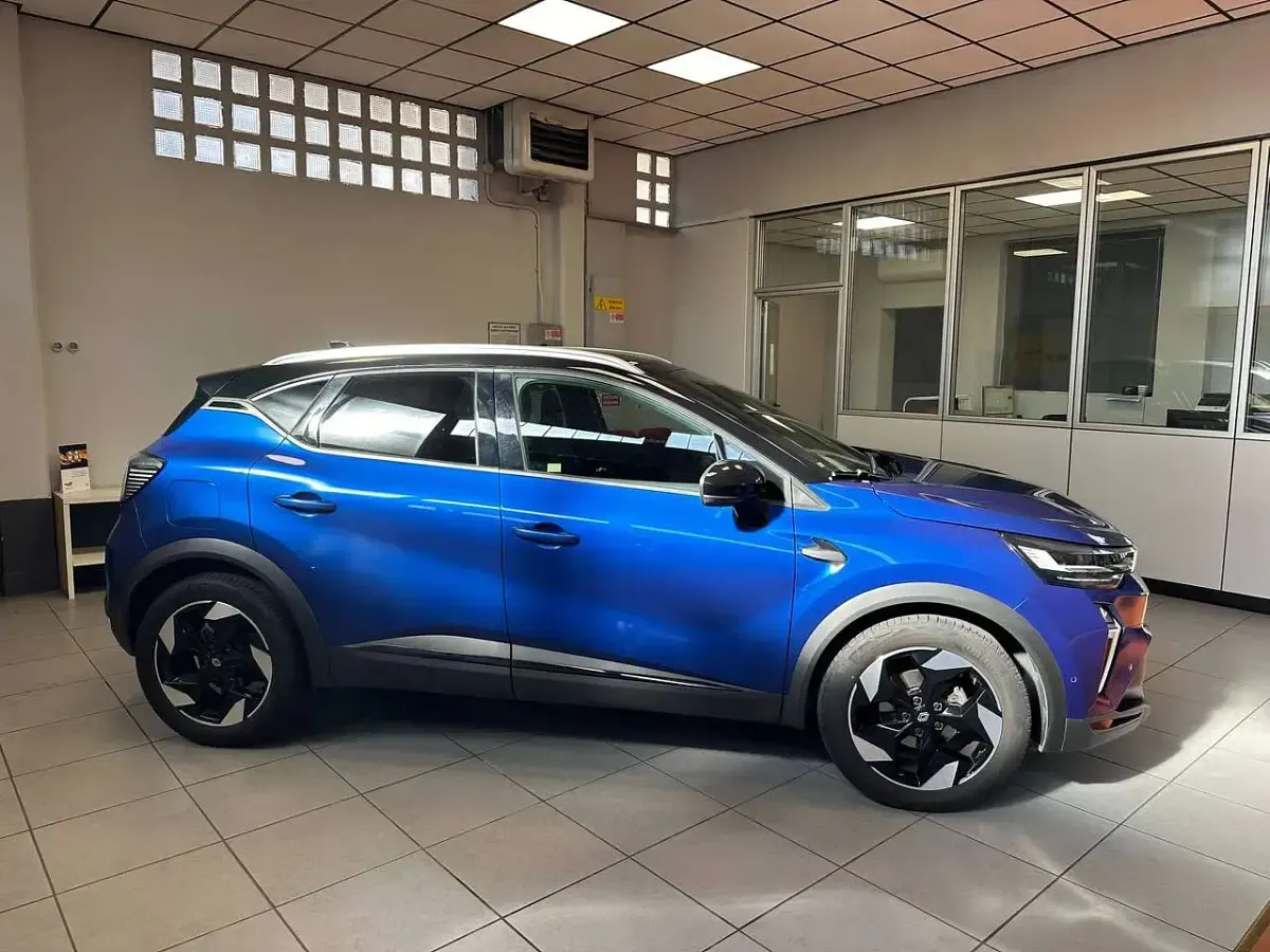Usata Renault Captur Techno 101 CV (74 kW) 2025 Blu/azzurro SUV