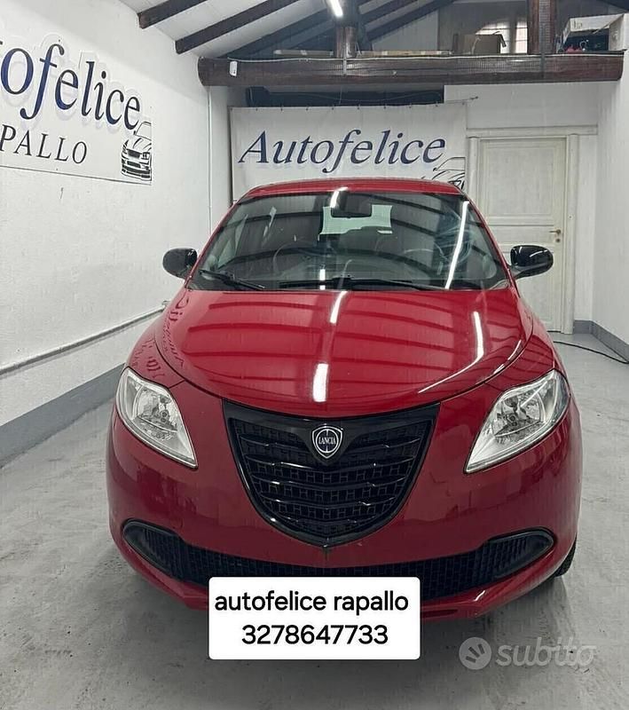 Usata Lancia Ypsilon 85 CV (62 kW) 2015 Rosso Utilitaria