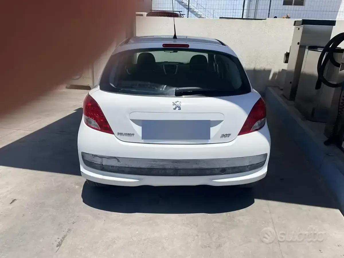 Usata Peugeot 207 68 CV (50 kW) 2011 Bianco Berlina
