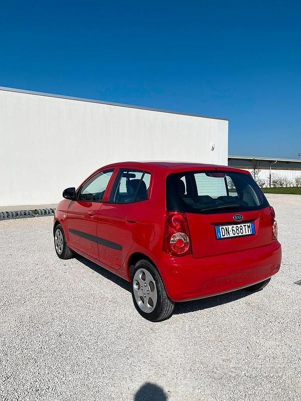 Usata Kia Picanto LX 60 CV (44 kW) 2008 Rosso Utilitaria