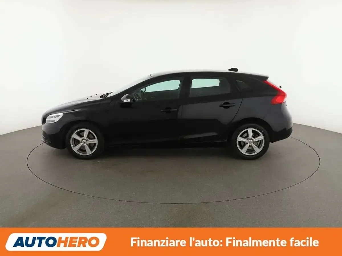 Usata Volvo V40 Kinetic 122 CV (89 kW) 2018 Nero Station wagon