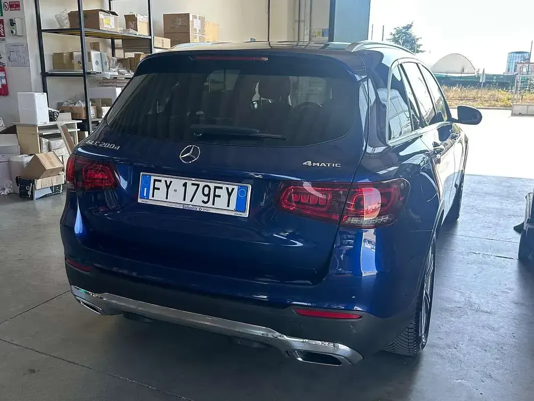 Usata Mercedes GLC200 163 CV (119 kW) 2019 Blu/azzurro SUV