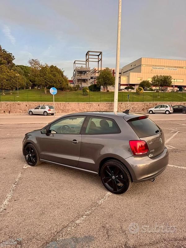Usata VW Polo 90 CV (66 kW) 2012 Grigio Utilitaria