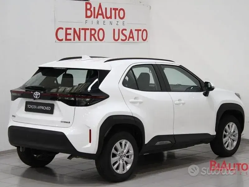 Begagnad Toyota Yaris Cross Active 116 HK (85 kW) 2022 Vit SUV