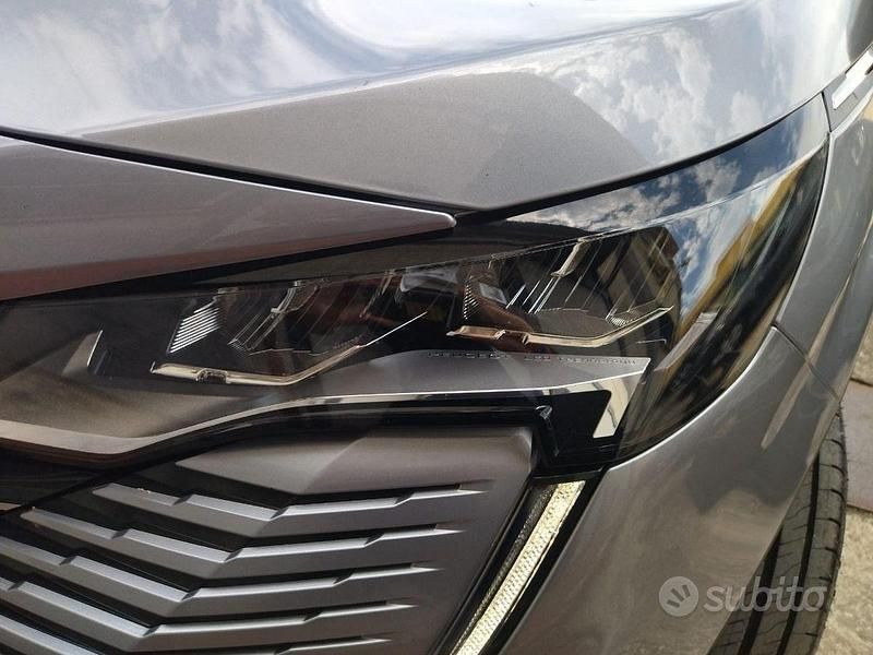 Occasion Peugeot 5008 Allure 131 ch (96 kW) 2021 Gris SUV