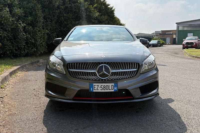 Usata Mercedes A250 211 CV (155 kW) 2015 Argento Berlina