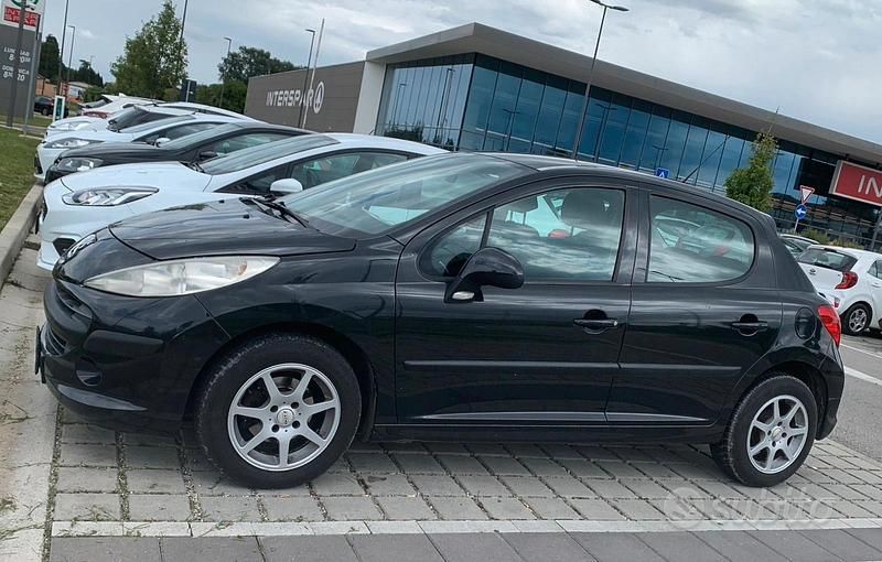 Usata Peugeot 207 75 CV (55 kW) 2006 Nero Utilitaria
