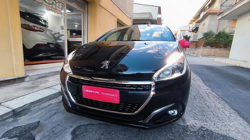 Usata Peugeot 208 Allure 83 CV (61 kW) 2019 Nero Utilitaria