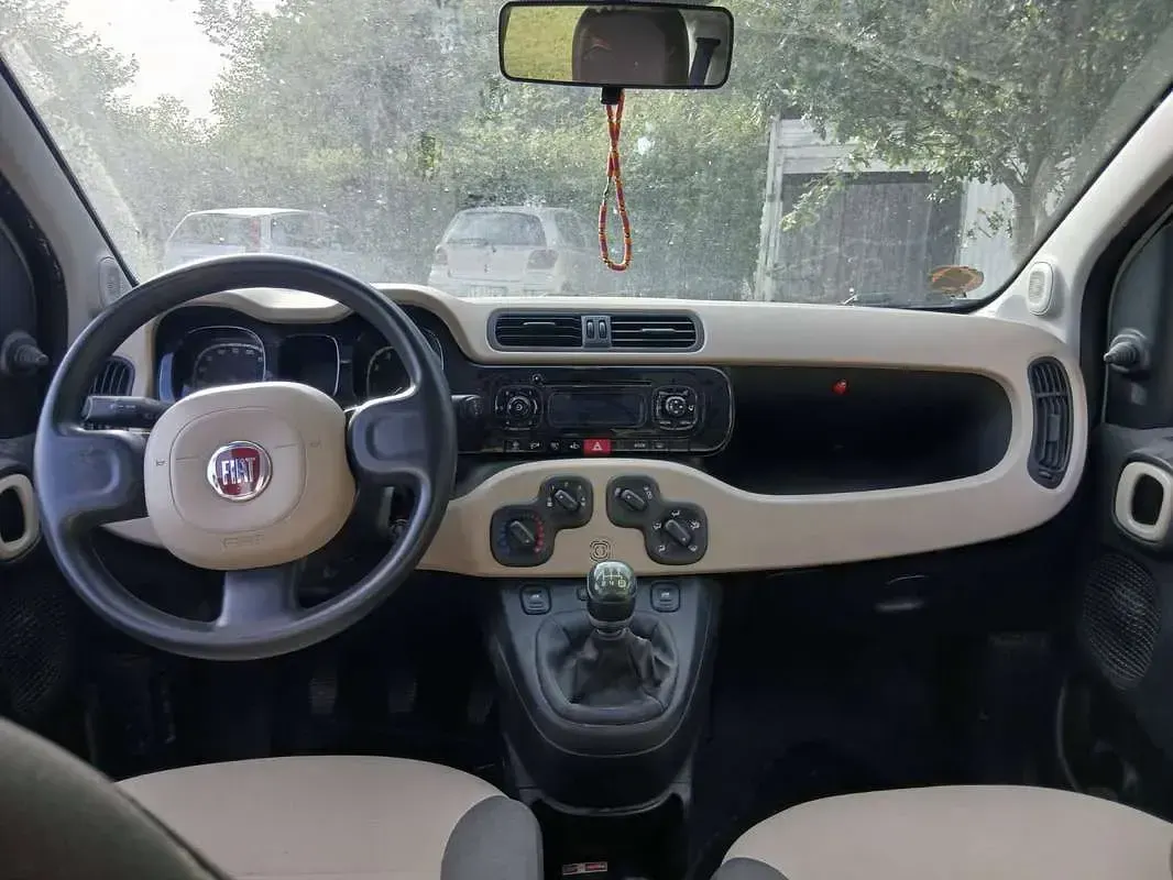 Usata Fiat Panda Lounge 69 CV (50 kW) 2015 Bianco Utilitaria