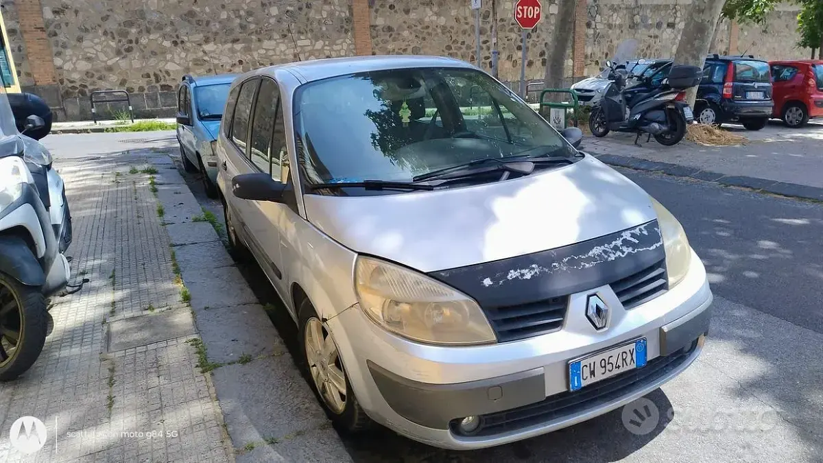 Usata Renault Scénic II 111 CV (81 kW) 2005 Grigio Monovolume