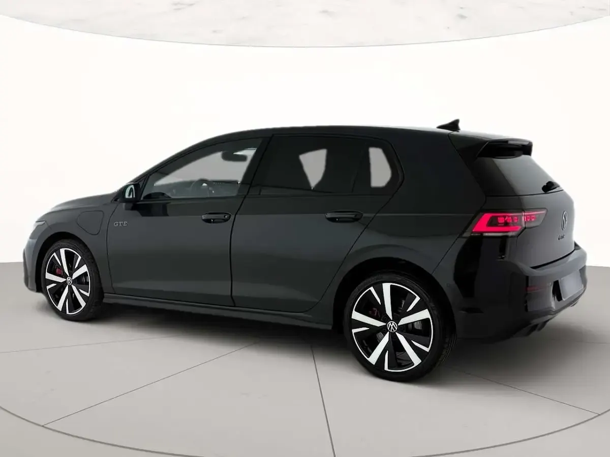 Usata VW Golf VIII GTE 272 CV (200 kW) 2025 Urano grey Berlina