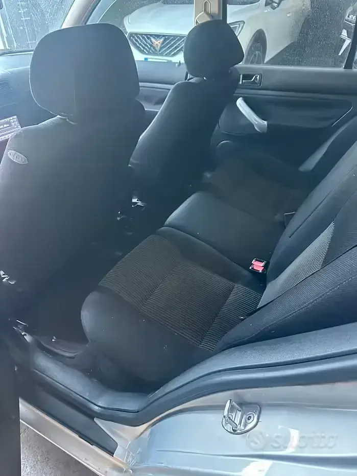 Usata VW Golf IV 75 CV (55 kW) 2000 Grigio Berlina