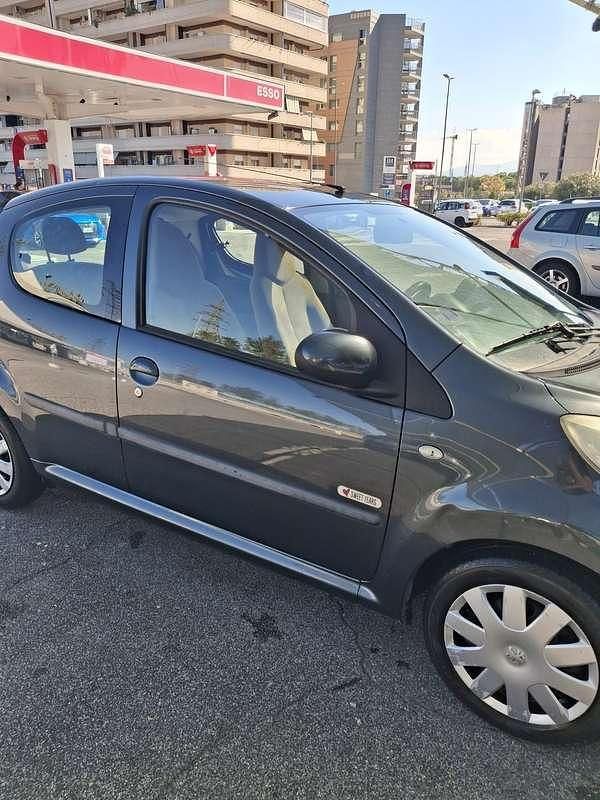 Usata Peugeot 107 68 CV (50 kW) 2008 Nero Utilitaria