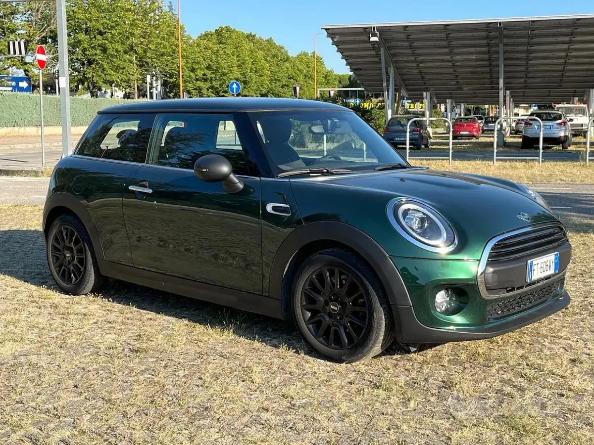 Usata Mini ONE 75 CV (55 kW) 2019 Verde Utilitaria