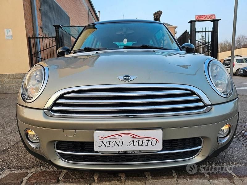 Usata Mini Cooper D Pepper 110 CV (80 kW) 2009 Marrone Utilitaria