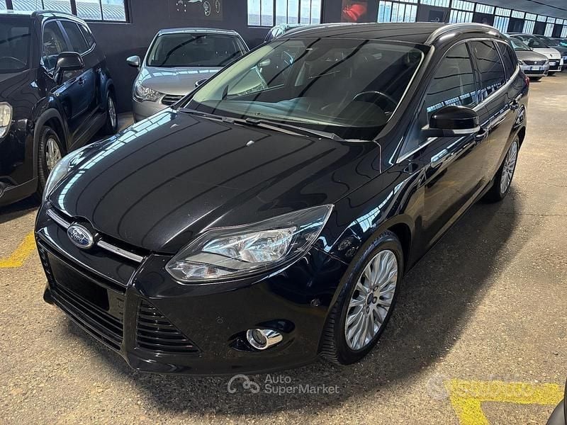 Nero Usata 2011 Ford Focus Titanium Station wagon | 4900 € (Buon prezzo) - Immagine 1/4
