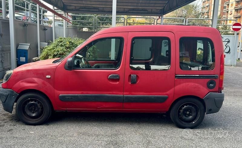 Usata Renault Kangoo 75 CV (55 kW) 2007 Rosso Monovolume
