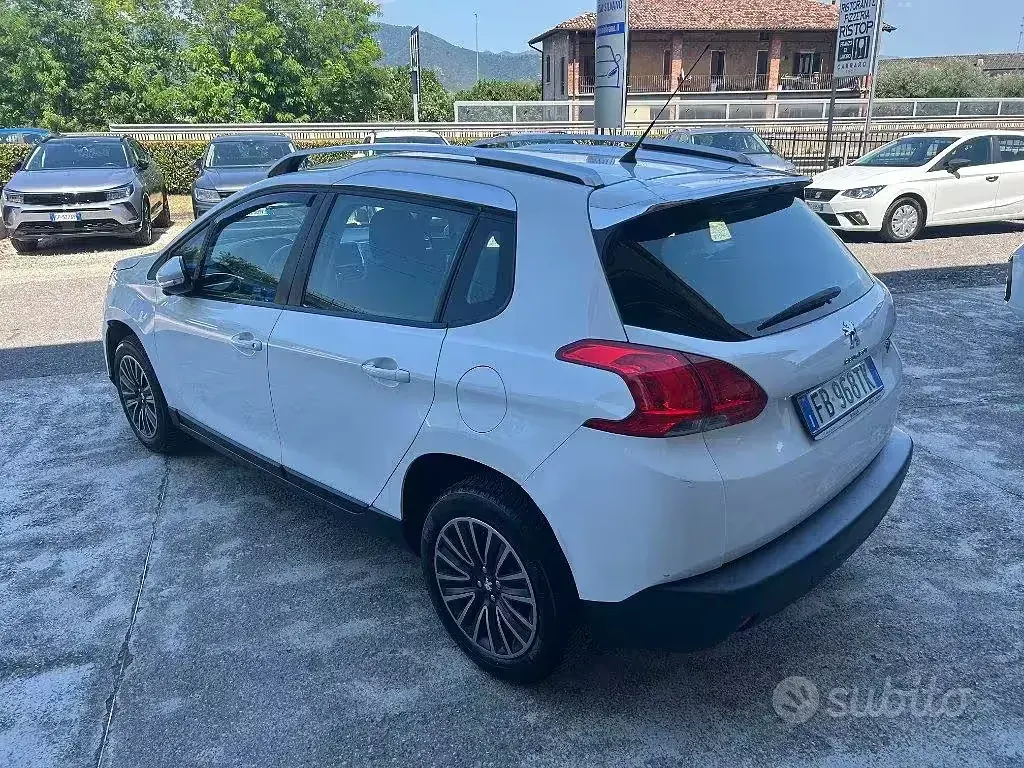 Usata Peugeot 2008 Access 82 CV (60 kW) 2015 Bianco SUV