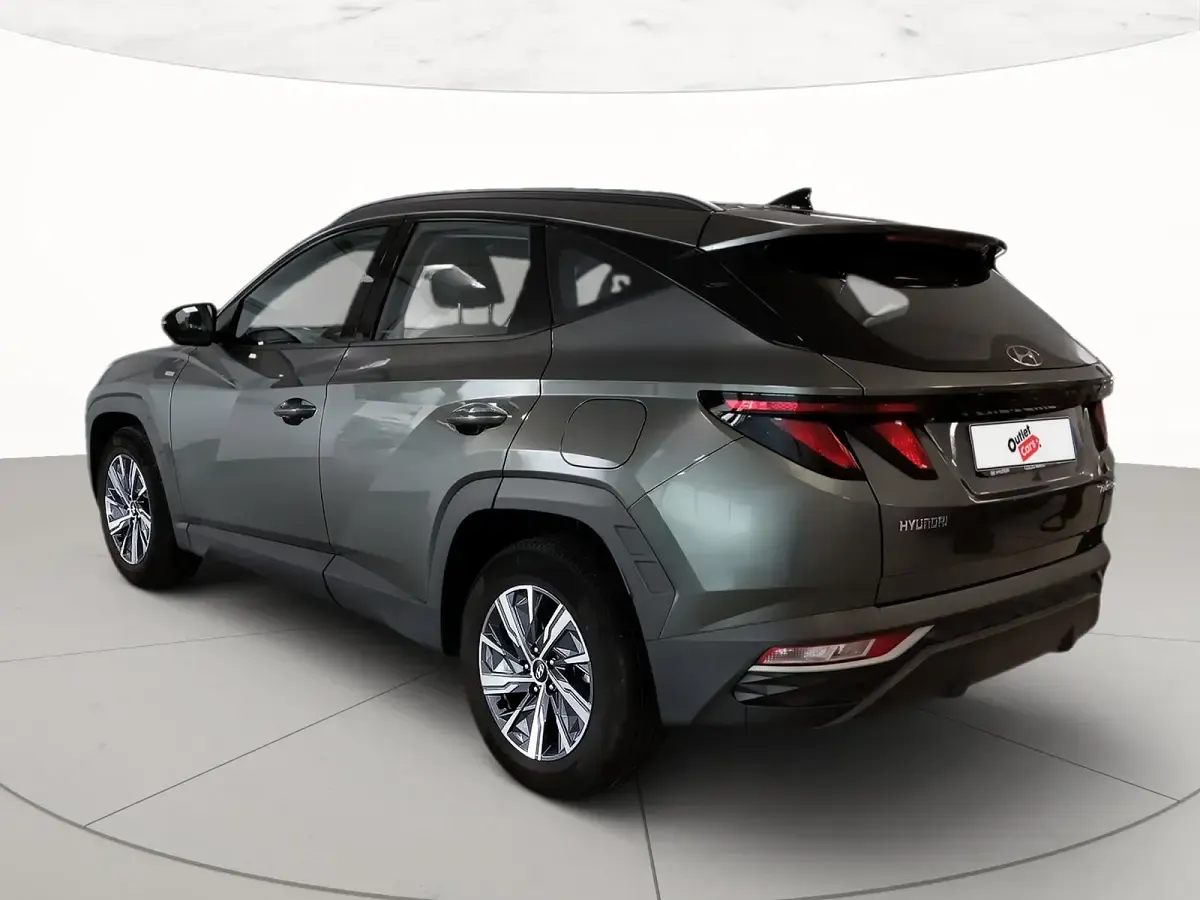 Usata Hyundai Tucson 150 CV (110 kW) 2023 Grigio metallizzato scuro SUV