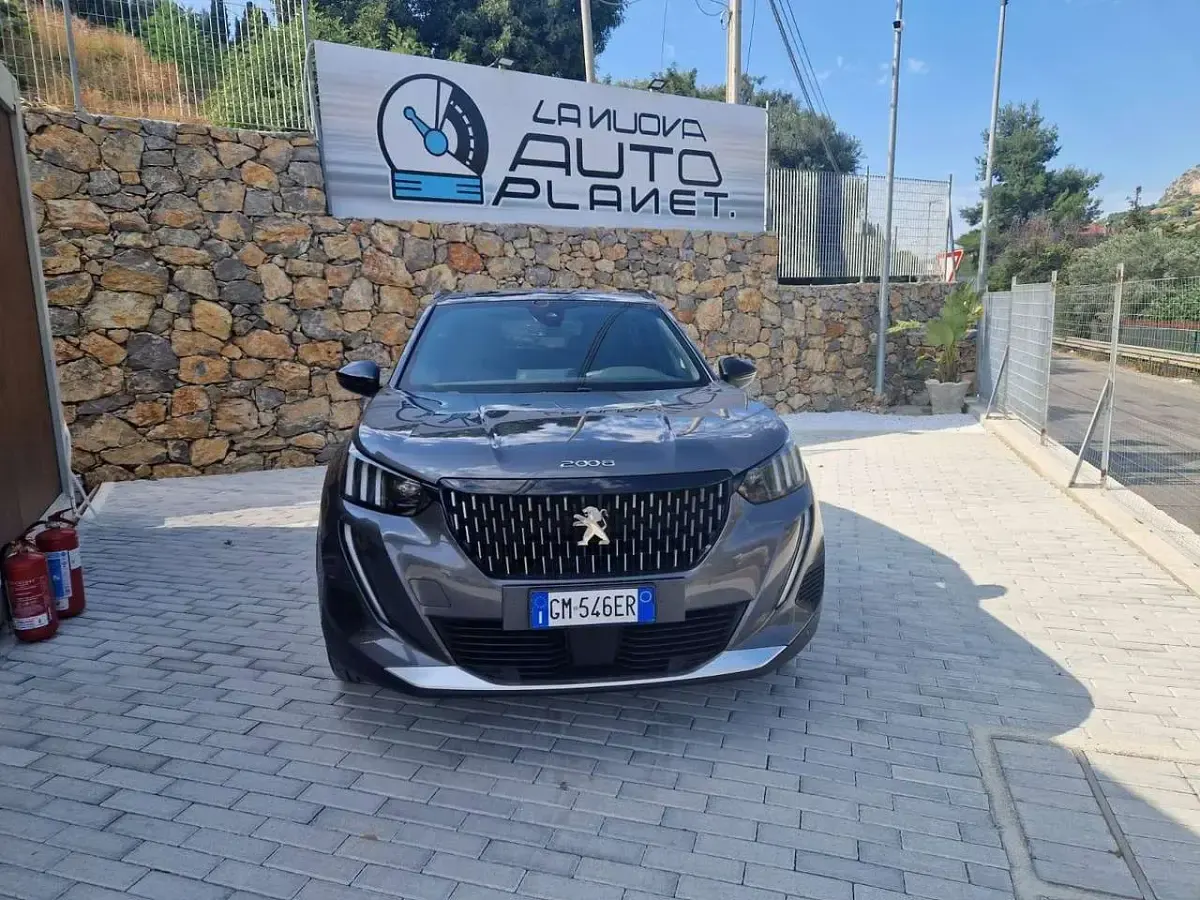 Usata Peugeot 2008 GT 131 CV (96 kW) 2023 Grigio SUV