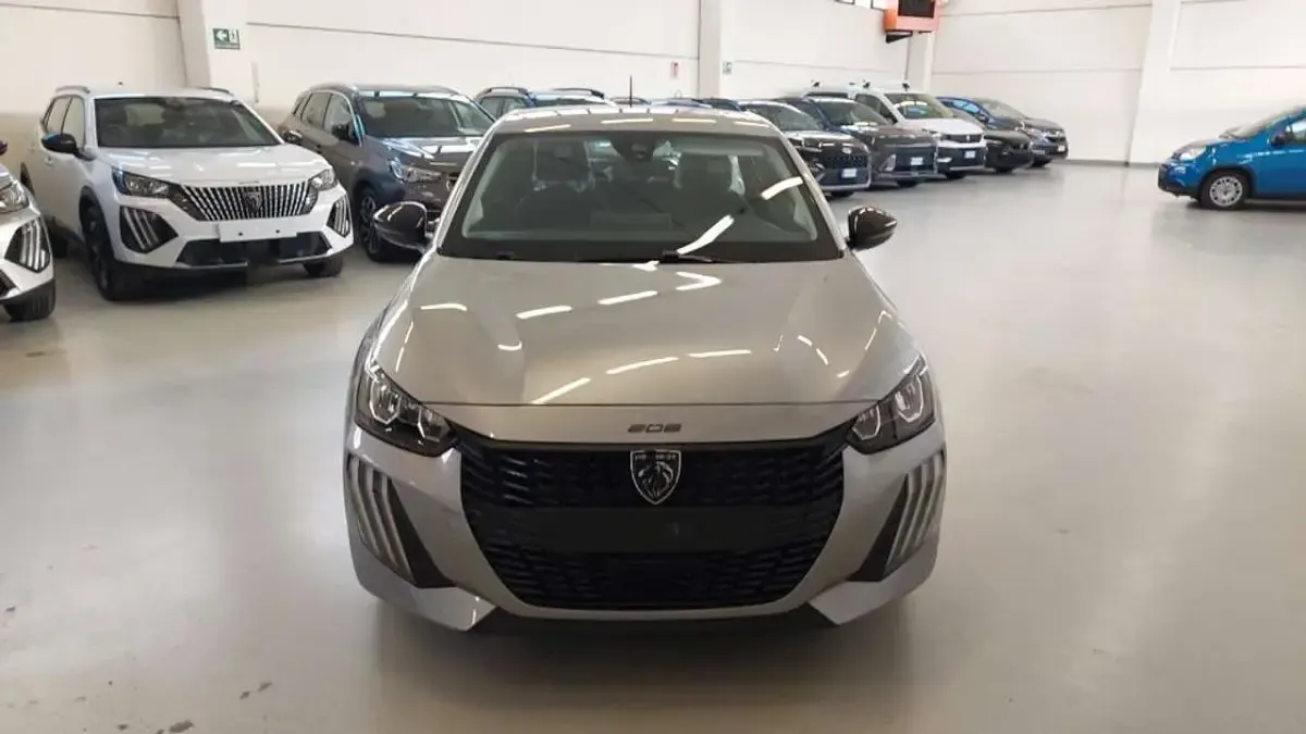 Nuova Peugeot 208 Style 75 CV (55 kW) 2025 Grigio artense Utilitaria