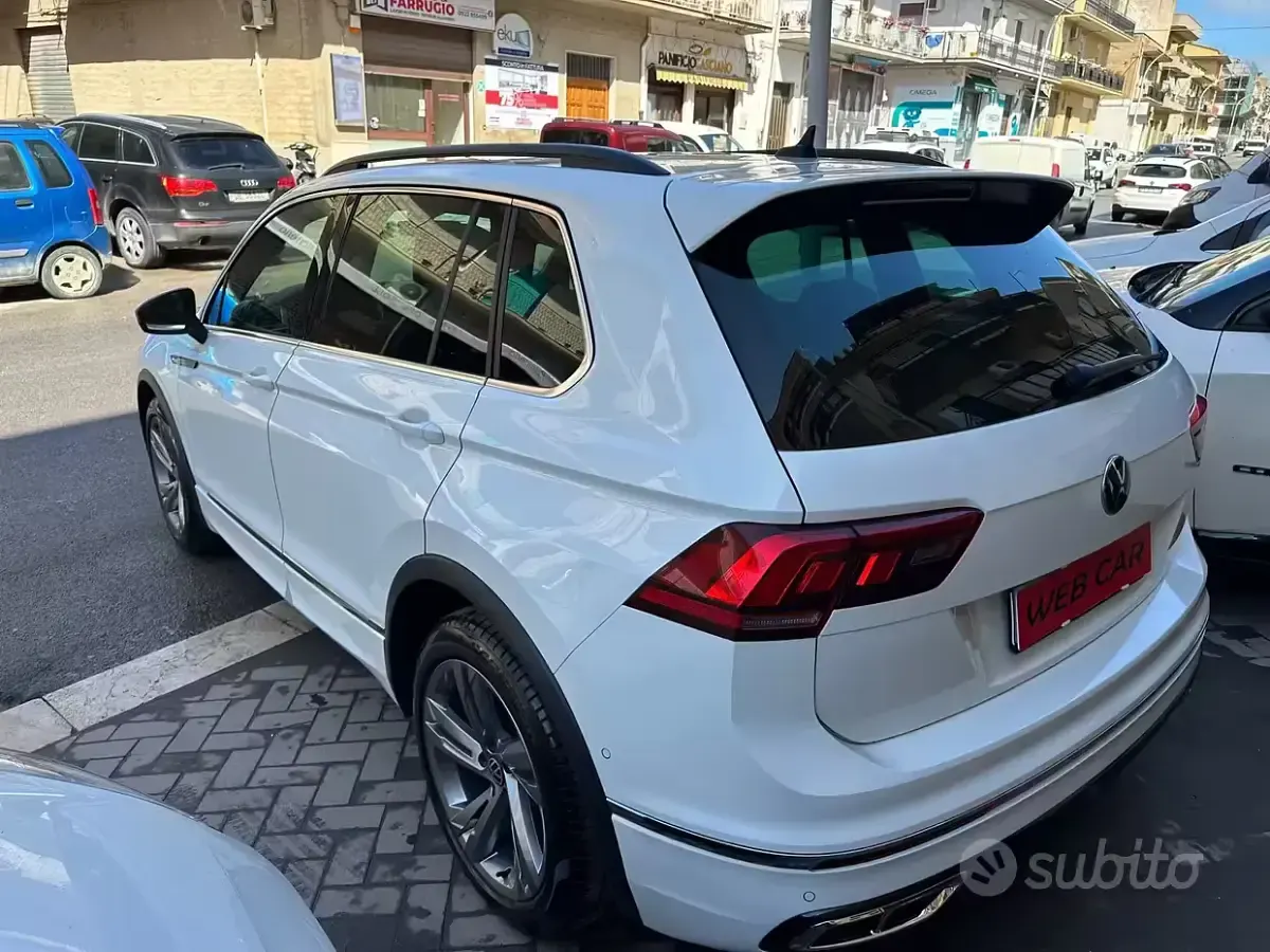 Usata VW Tiguan R-line 150 CV (110 kW) 2023 Bianco SUV