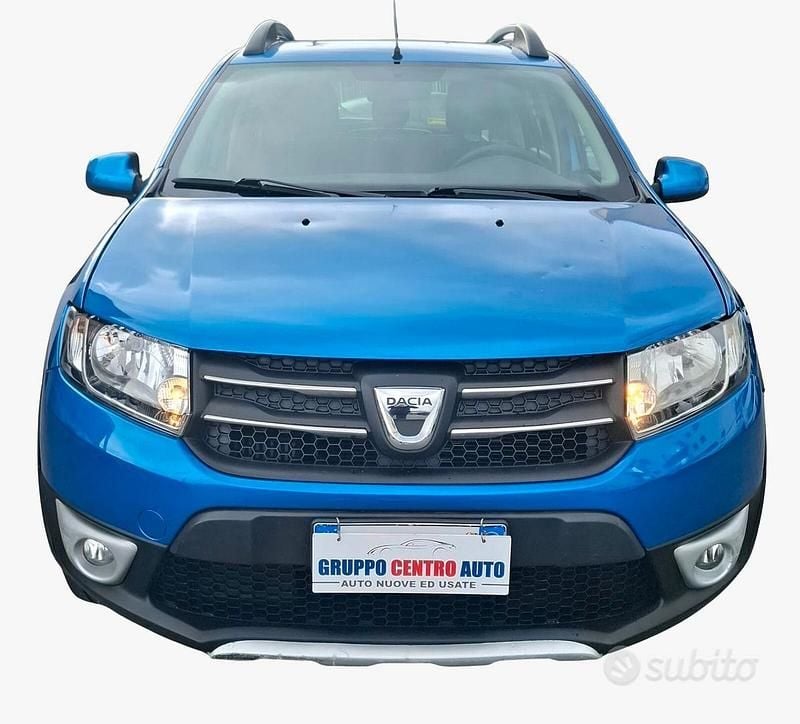 Usata Dacia Sandero Lauréate 90 CV (66 kW) 2014 Blu Berlina