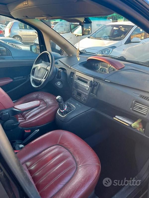 Usata Lancia Musa 2009 Nero Monovolume