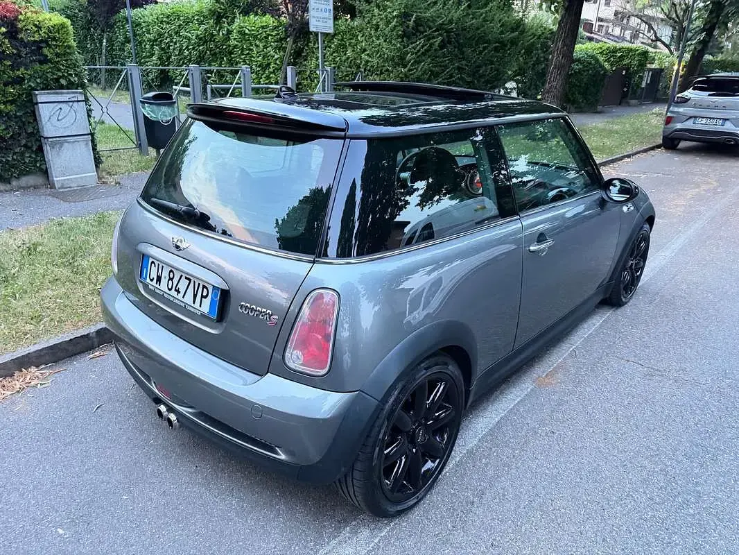Usata Mini Cooper S 163 CV (119 kW) 2004 Grigio Utilitaria