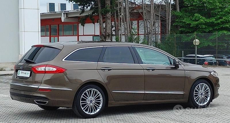 Usata Ford Mondeo Vignale 180 CV (132 kW) 2016 Marrone Station wagon