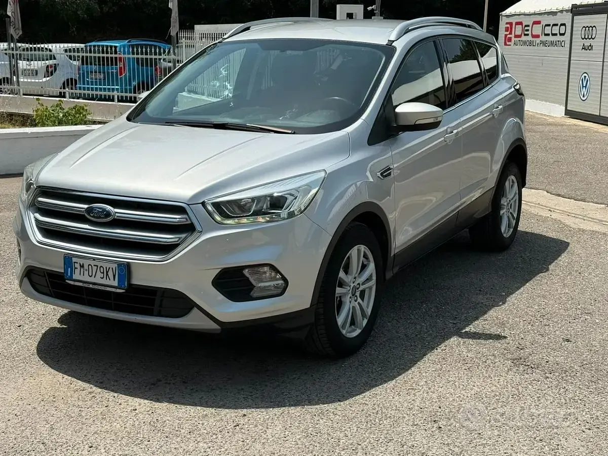 Usata Ford Kuga Titanium 120 CV (88 kW) 2017 Grigio SUV