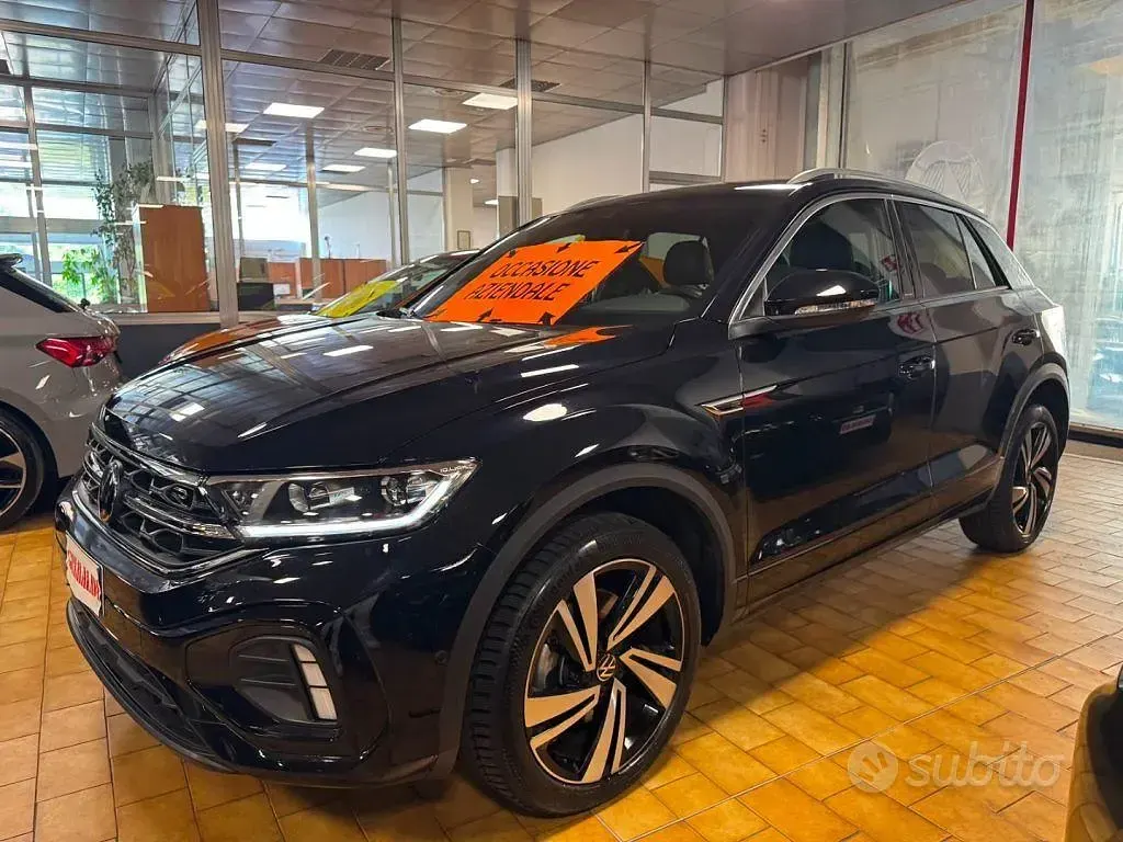 Usata VW T-Roc R-line 150 CV (110 kW) 2024 Deep black / perlato SUV