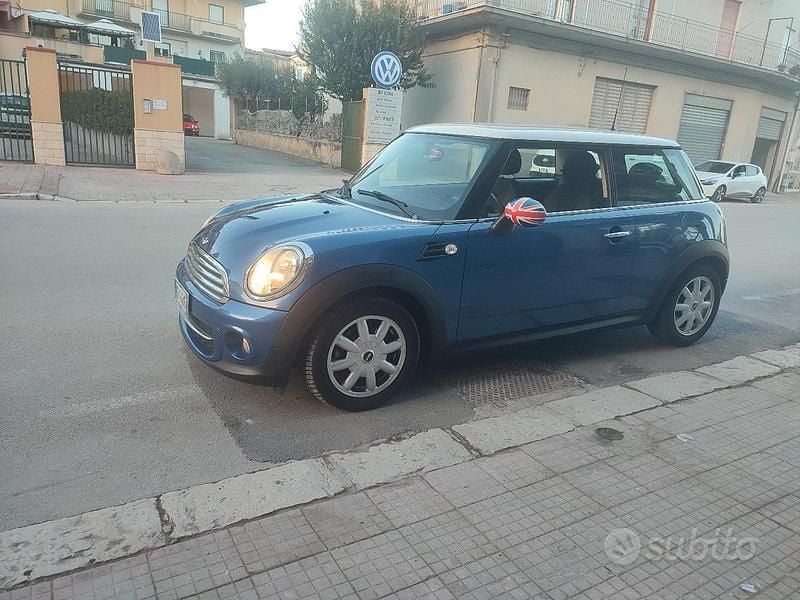 Usata Mini Cooper D 2013 Blu Utilitaria