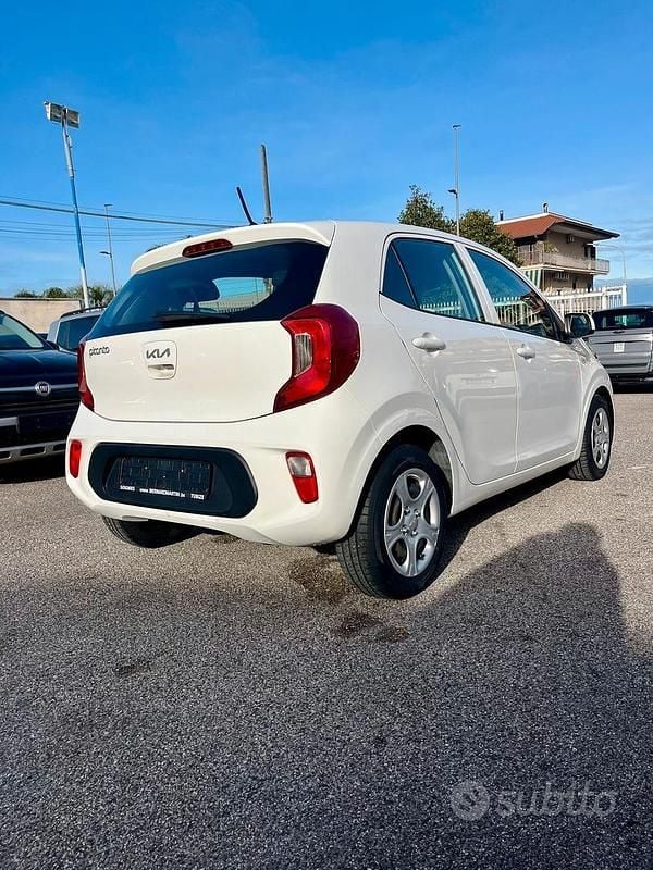 Usado Kia Picanto City 67 CV (49 kW) 2022 Blanco Utilitario