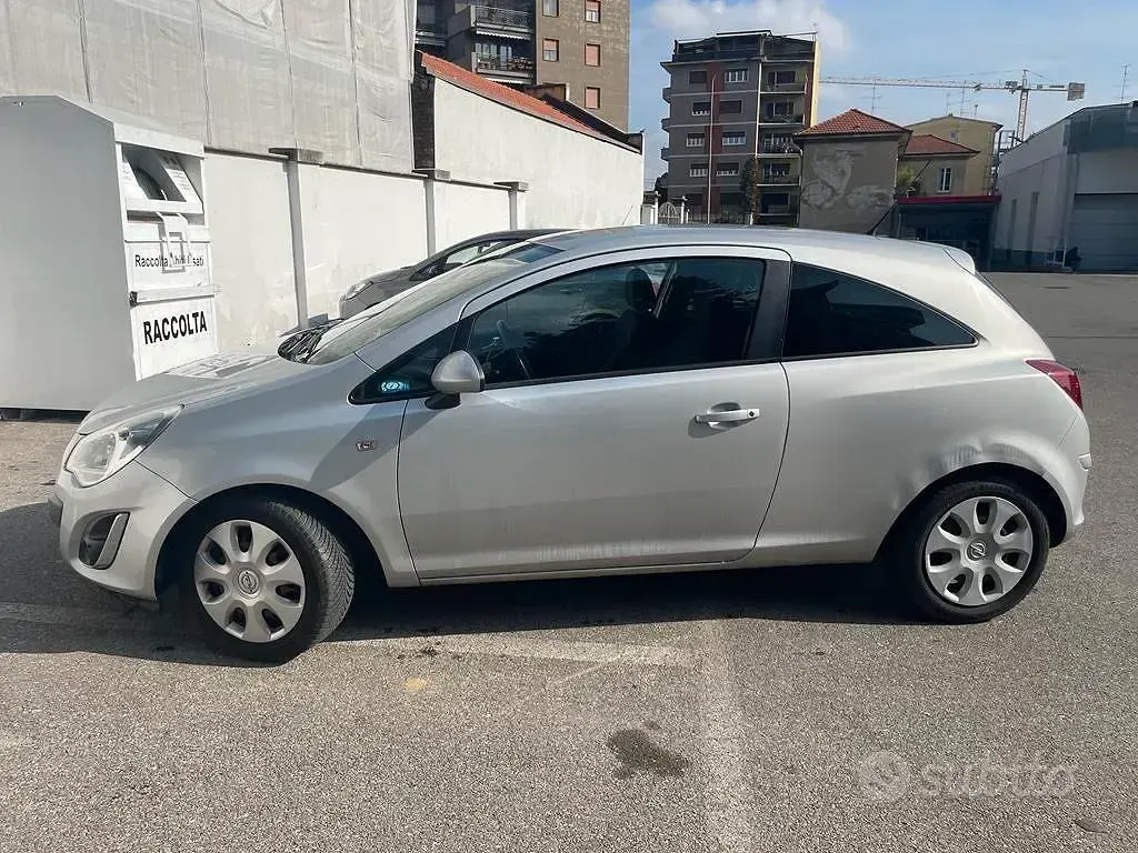 Usata Opel Corsa 85 CV (62 kW) 2012 Utilitaria