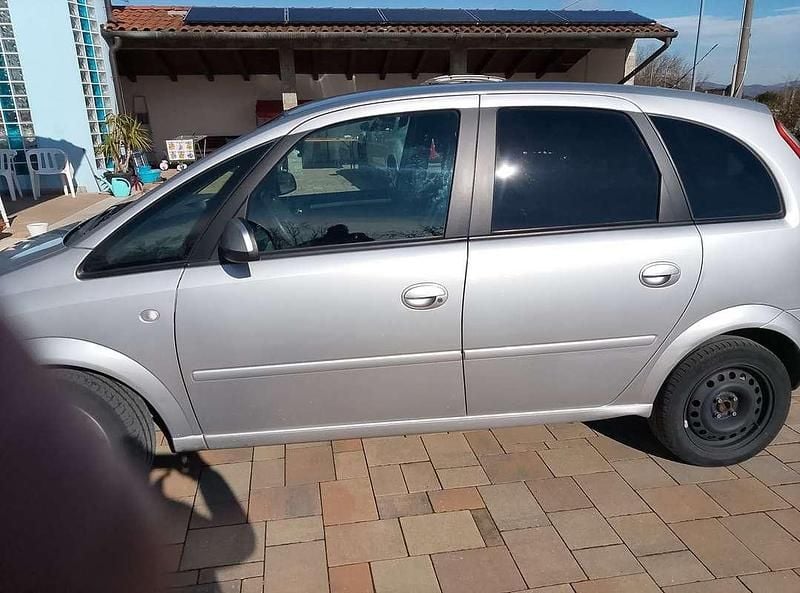 Usata Opel Meriva Cosmo 75 CV (55 kW) 2003 Monovolume