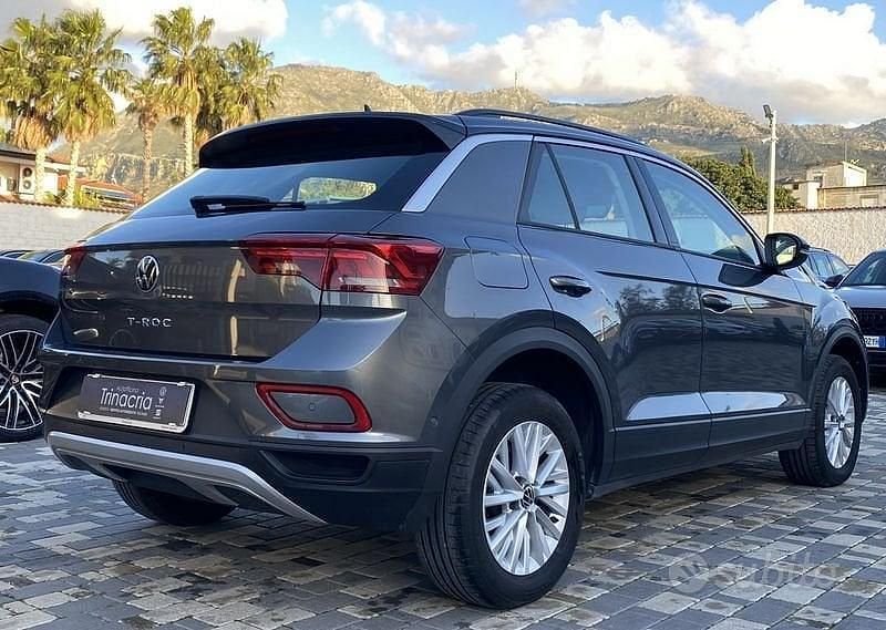 Usata VW T-Roc Life 116 CV (85 kW) 2025 Nero SUV