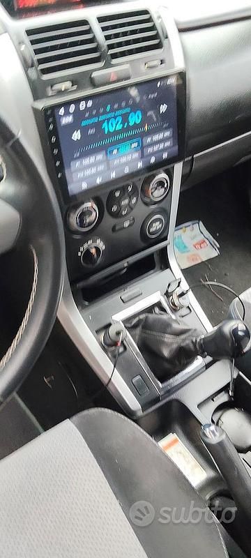 Second-hand Suzuki Vitara 129 CP (94 kW) 2008 Gri SUV